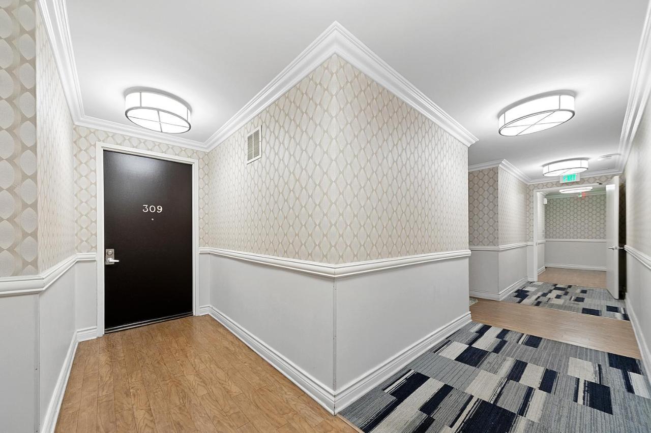 Beverly Hills Chic 2 Bed 2Bath With Patio And Parking 309 Los Angeles Eksteriør billede