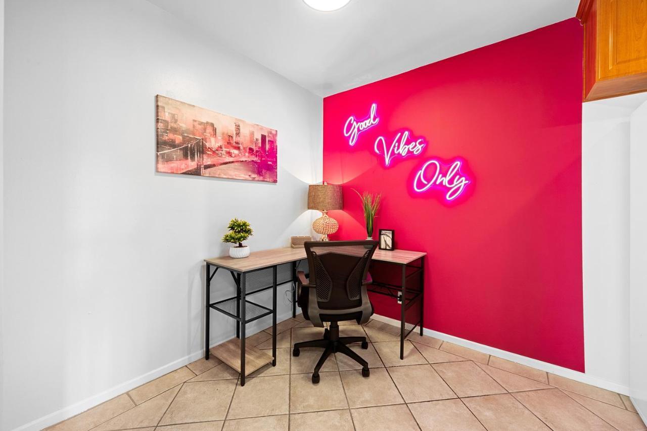 Beverly Hills Chic 2 Bed 2Bath With Patio And Parking 309 Los Angeles Eksteriør billede